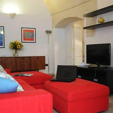 Sacre Bleu Apartments Guest house 3*