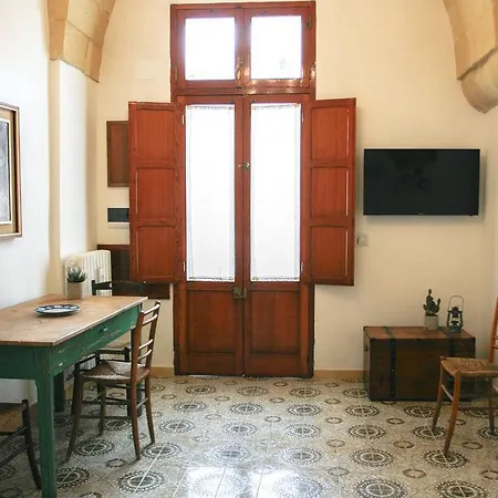 Sacre Bleu Apartments 3*