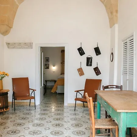 Sacre Bleu Apartments