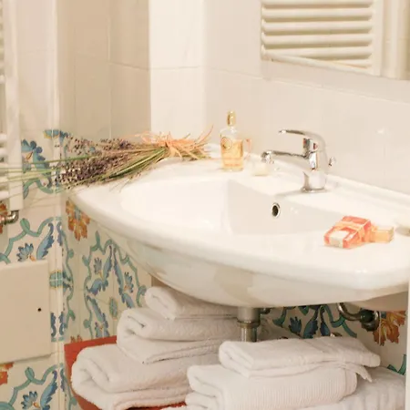 Guest house Sacre Bleu Apartments 3*