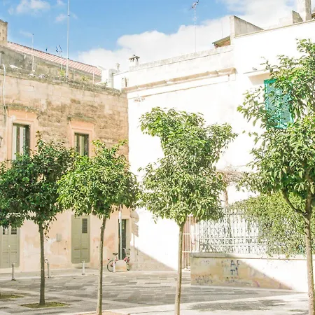 Sacre Bleu Apartments Guest house 3*