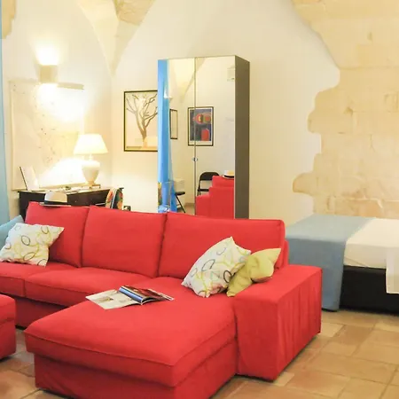 Sacre Bleu Apartments Guest house 3*