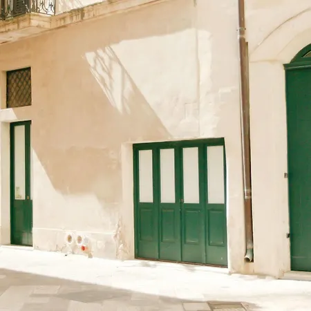 Sacre Bleu Apartments Guest house 3*