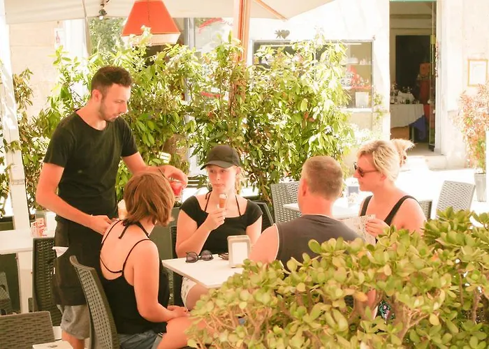 Gæstehus Sacre Bleu 3*